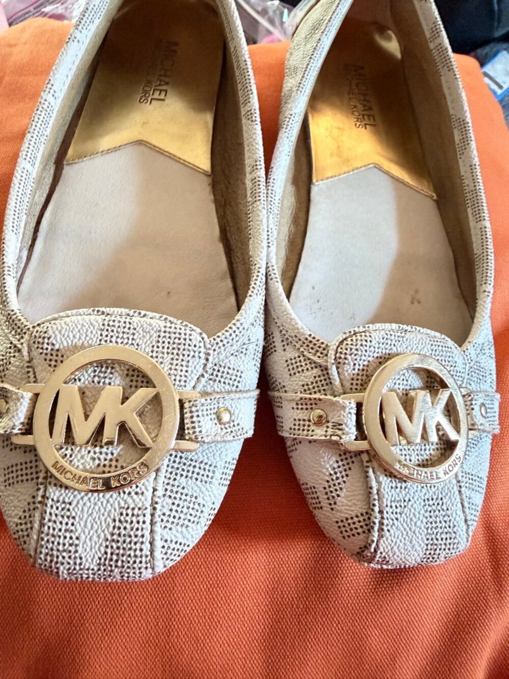 Michael Kors Fulton Moc Flats Vanilla Signature Gold Medallion Loafers 8